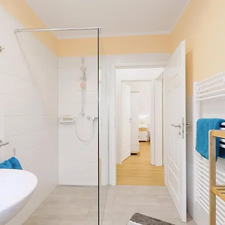 Reetdachhaus Moin-moin * Garz (Usedom)